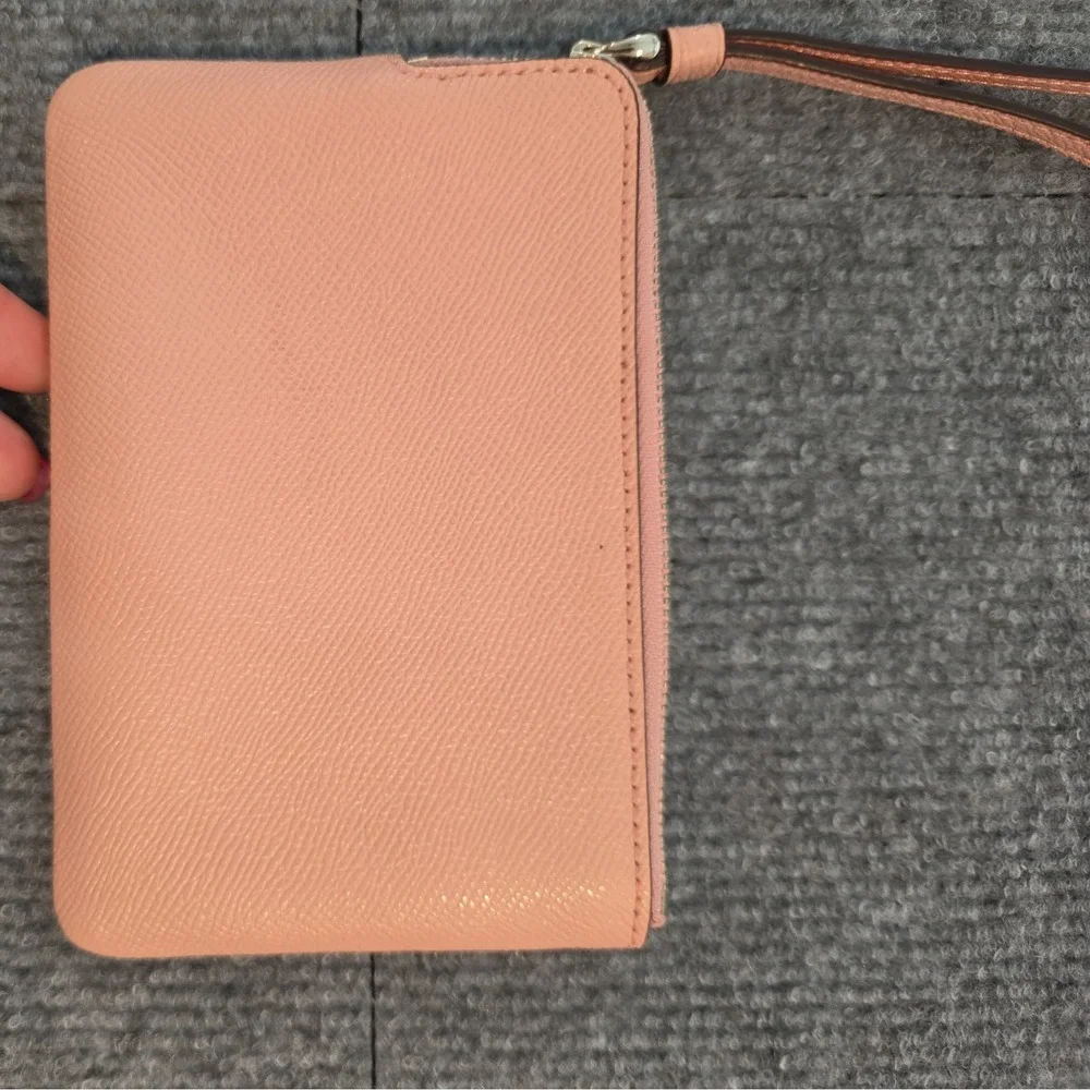 NWOT Coach Corner Zip Wristlet Crossgrain Leather in Light Blush Pink MSRP: $78